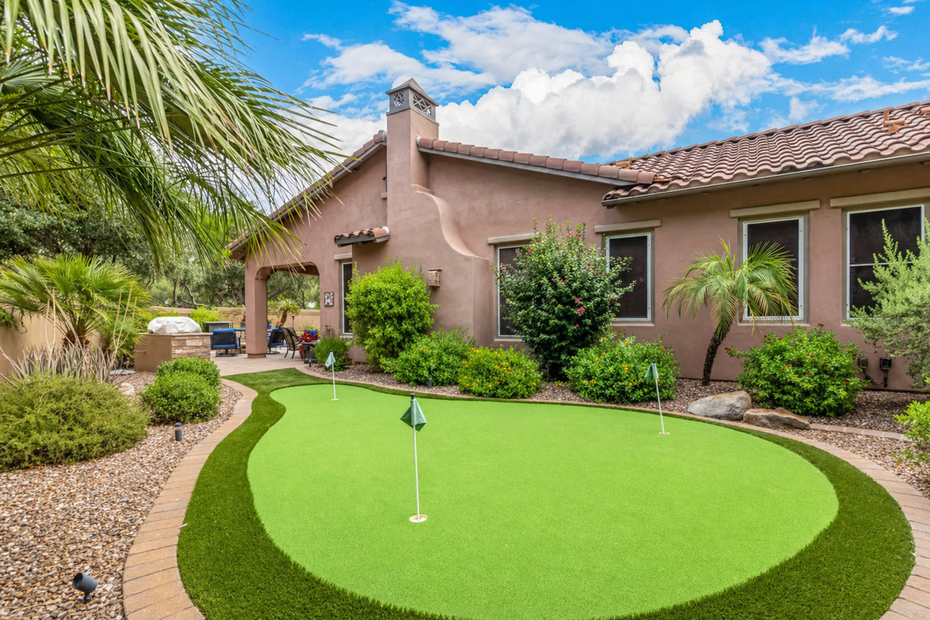 Putting green turf